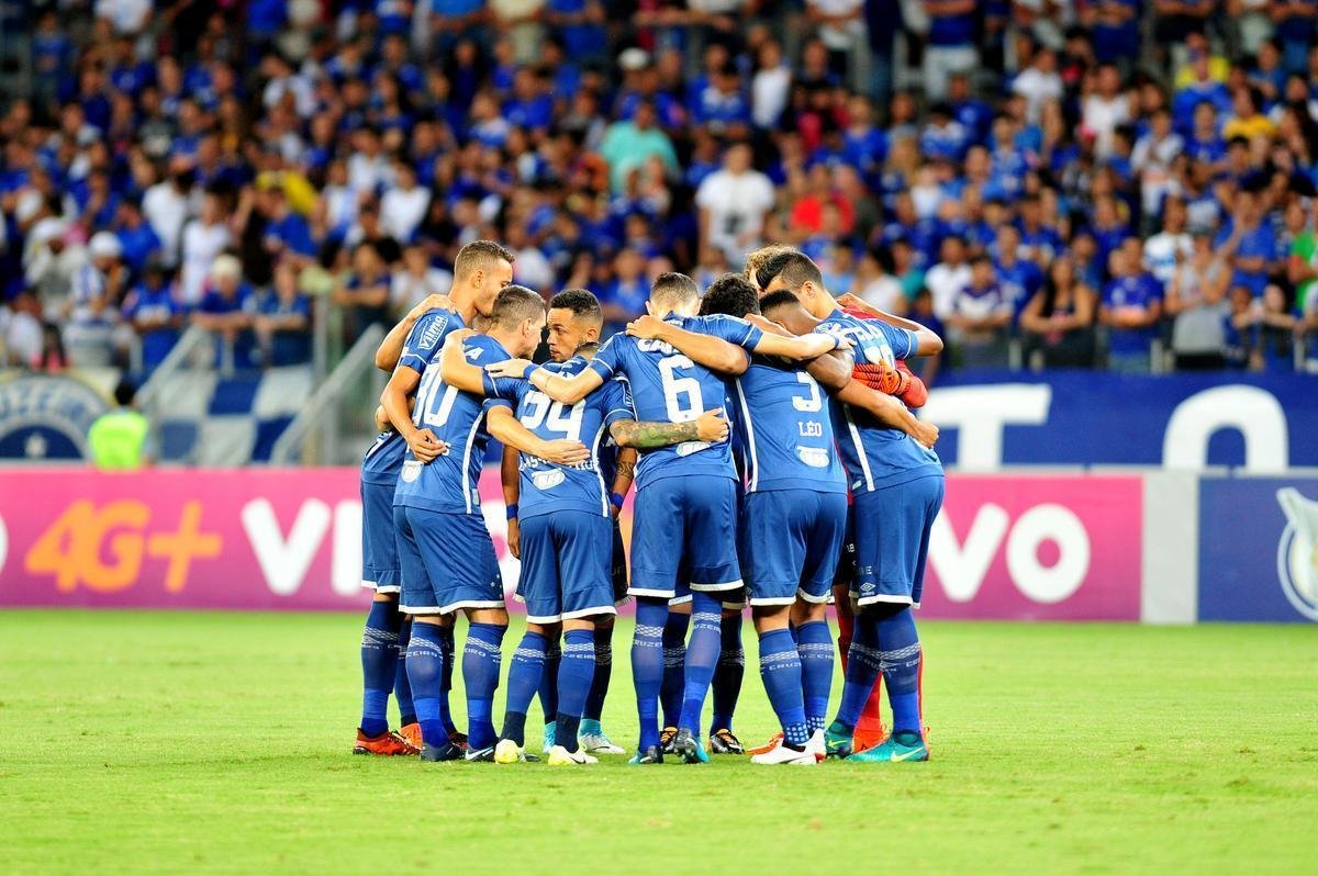 Fotos de Cruzeiro 2x2 Ava, no Mineiro, pela 35 rodada do Campeonato Brasileiro