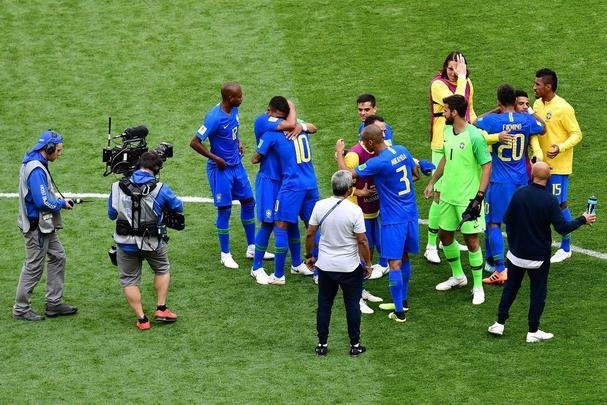 Neymar chorou após marcar o segundo gol do Brasil na vitória por 2 a 0 sobre a Costa Rica