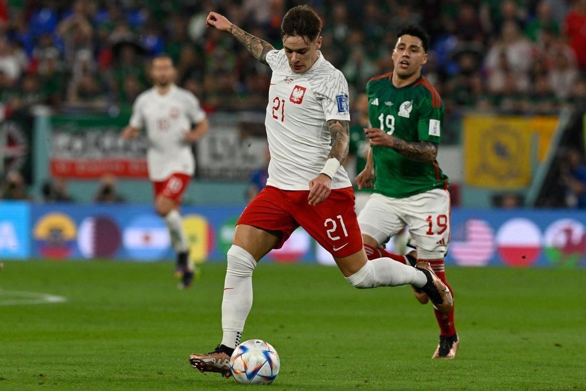 Imagens do jogo entre Mxico e Polnia, pelo Grupo C da Copa do Mundo.