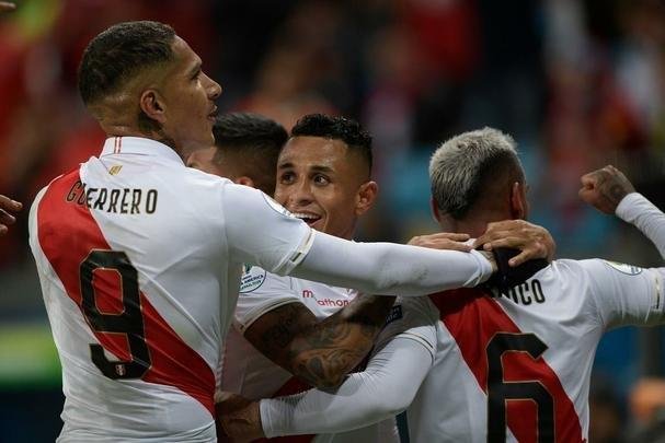 Chile e Peru se enfrentaram na Arena Grmio, pela semifinal da Copa Amrica