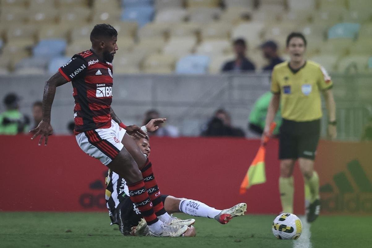 Fotos do jogo de volta das oitavas de final da Copa do Brasil, entre Flamengo e Atltico, no Maracan, no Rio de Janeiro