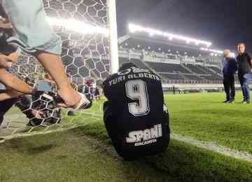 Atacante fez o primeiro gol da vitória por 2 a 0, contra o Santos, na Vila Belmiro, colocou ponto final no jejum que já durava 10 partidas