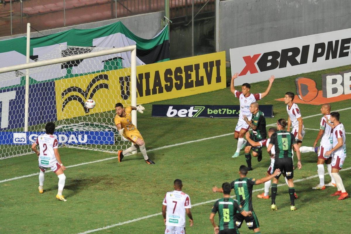 O Amrica recebeu o Patrocinense nesta quarta-feira (16), no Independncia, em Belo Horizonte, para confronto vlido pela 7 rodada do Campeonato Mineiro. A partida marcou a estreia do experiente goleiro Jailson com a camisa do Coelho.