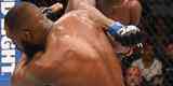 Jon Jones volta ao octgono do UFC e conquista cinturo interino