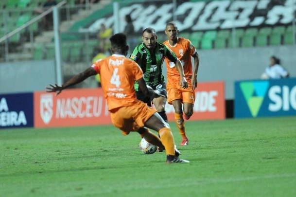 Com gols de Felipe Augusto e Al, Amrica venceu Coimbra por 2 a 0, nesta segunda-feira, no Independncia, pela sexta rodada do Campeonato Mineiro