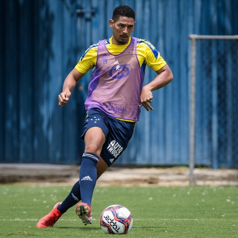 Treino do Cruzeiro nesta segunda-feira, na Toca da Raposa 2, em Belo Horizonte.