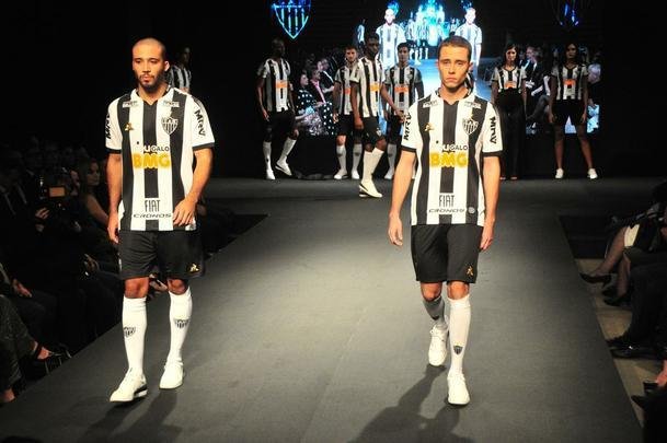 Nova coleo de uniformes do Atltico produzida pela fornecedora francesa Le Coq