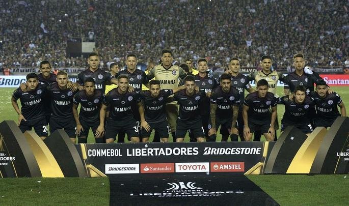 Grmio vence Lans de novo na Argentina e conquista o tri da Copa Libertadores