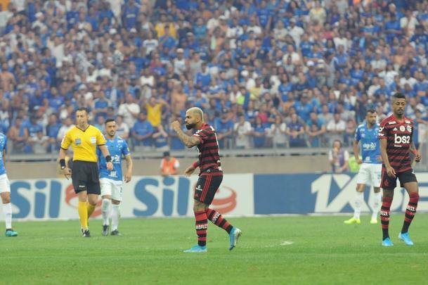 Cruzeiro e Flamengo se enfrentaram pela 20 rodada do Campeonato Brasileiro
