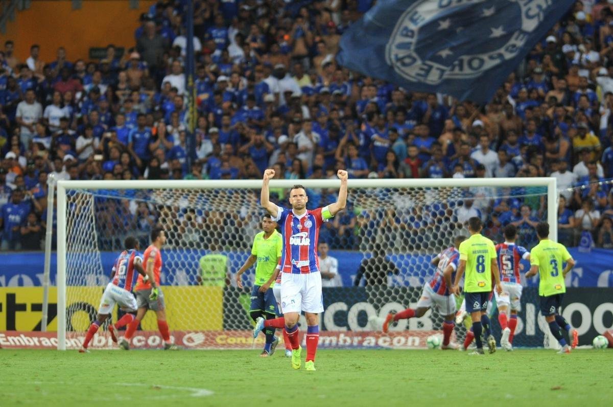 Cruzeiro estreou terceiro uniforme, o ltimo produzido pela Umbro