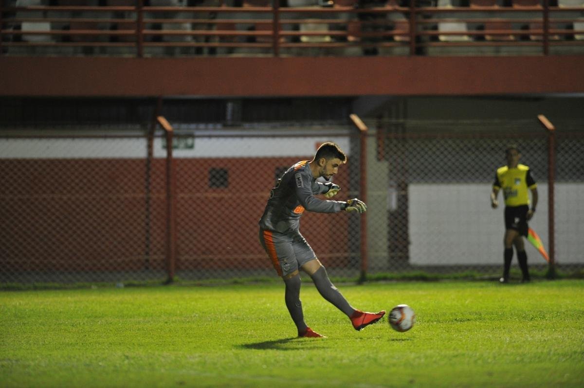 Villa Nova e Atltico se enfrentaram no Alapo do Bonfim, em Nova Lima, pelo Campeonato Mineiro