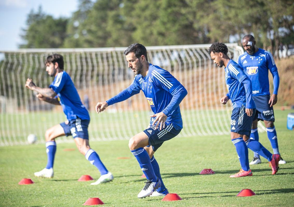 Fotos do treino do Cruzeiro desta segunda-feira (23/11) em Chapecó-SC