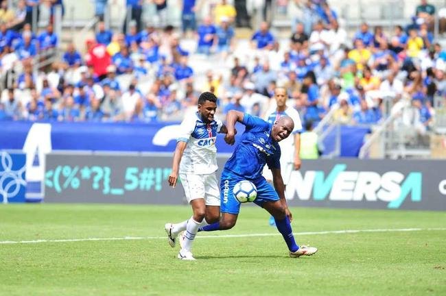 Cruzeiro: time campeo da Trplice Coroa de 2003 venceu equipe de masters por 2 a 1, neste domingo, em jogo festivo realizado no Mineiro