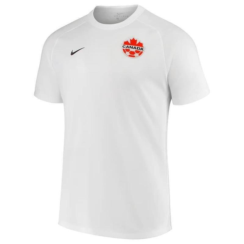 O Canad no dever lanar novos uniformes para a Copa do Catar. Segundo o jornalista Joshua Kloke, do The Athletic, a Seleo Cadanense utilizar no Mundial as mesmas camisas lanadas pela Nike em 2021