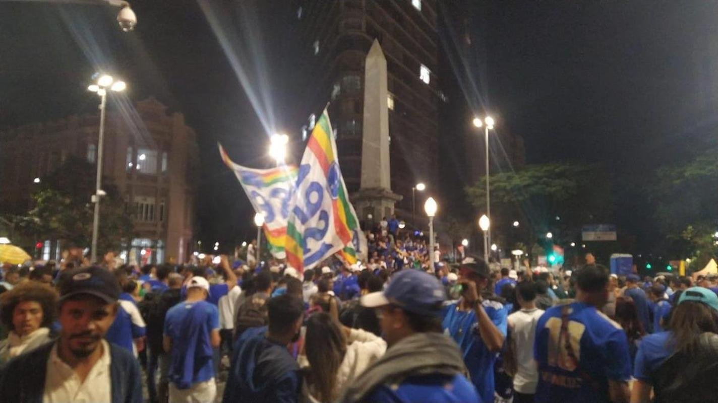 Festa do Cruzeiro na Praa 7 de Setembro, em Belo Horizonte, em comemorao ao acesso  Srie A do Campeonato Brasileiro de 2023