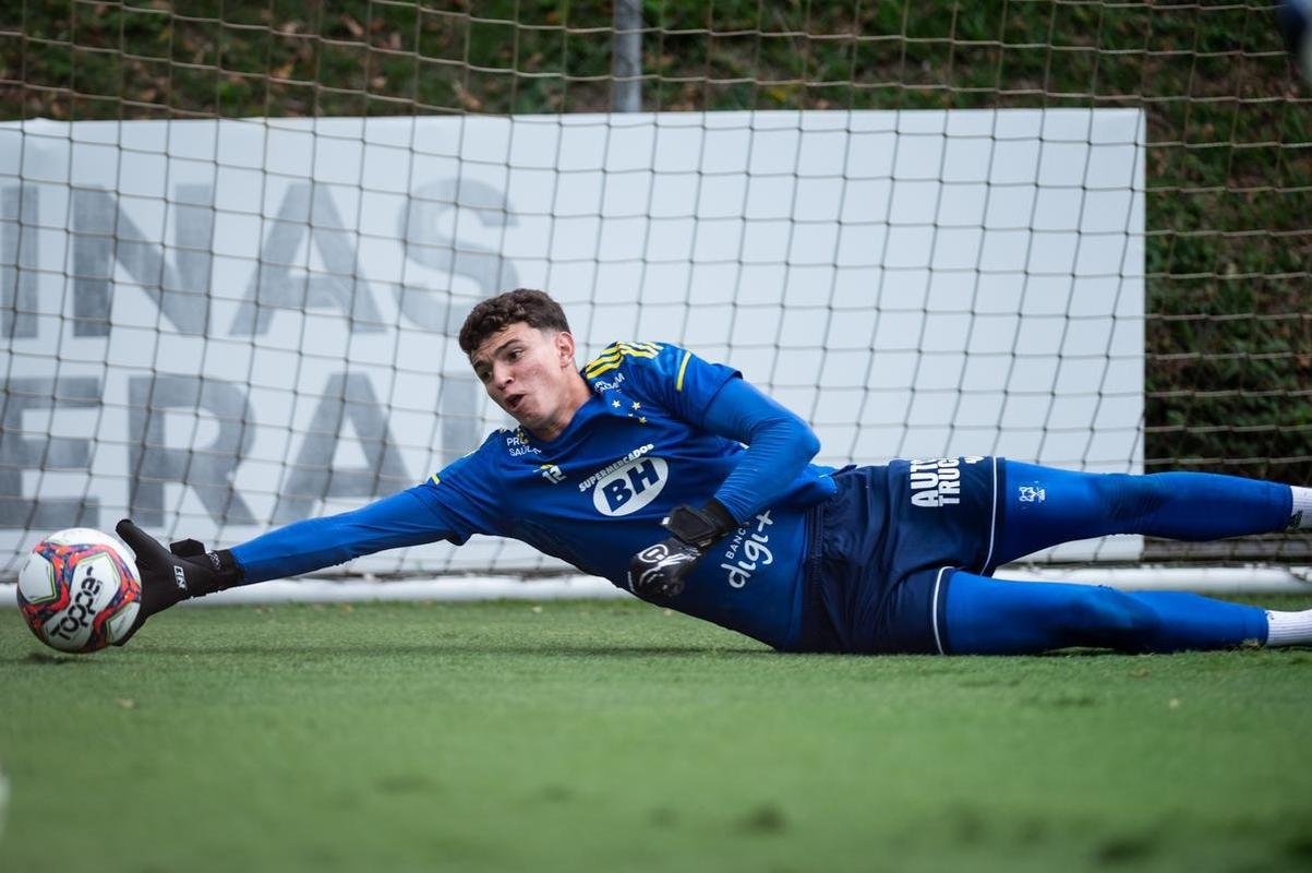 Fotos do treino do Cruzeiro desta segunda-feira (18/10)