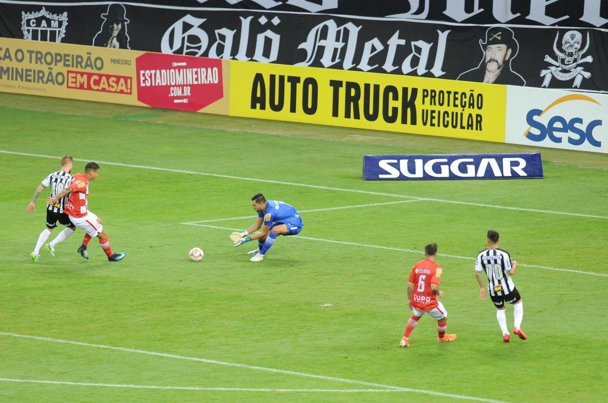 Fotos do primeiro jogo da deciso do Campeonato Mineiro, entre Atltico e Tombense, no Mineiro, em Belo Horizonte.