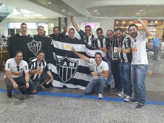 Jogadores desembarcaram na tarde desta terça-feira, em Porto Alegre