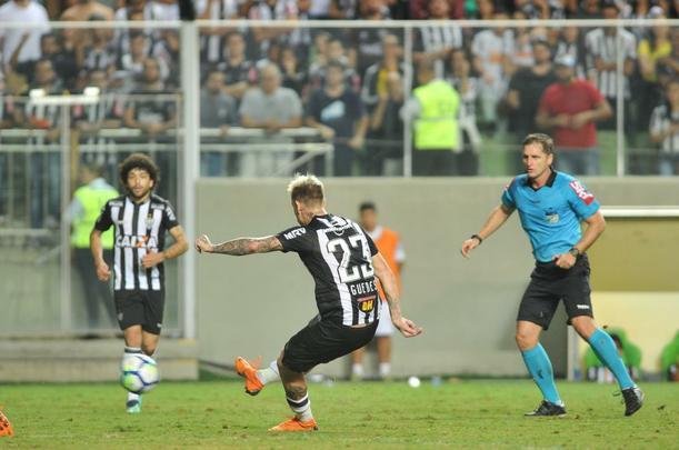 Galo virou no segundo tempo com gols de Rger Guedes e Luan. 