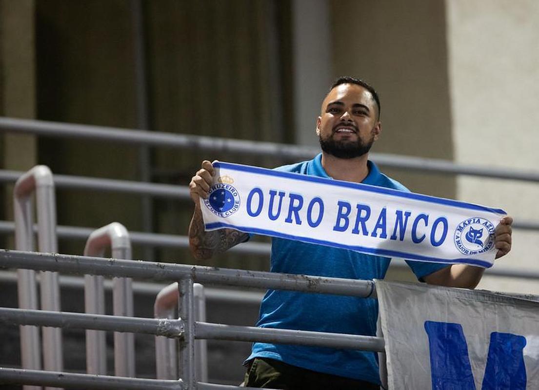 Fotos da torcida do Cruzeiro na partida contra o CSA, nesta quarta-feira (20), no Rei Pel, em Macei. Jogo  vlido pela 19 rodada da Srie B do Campeonato Brasileiro.
