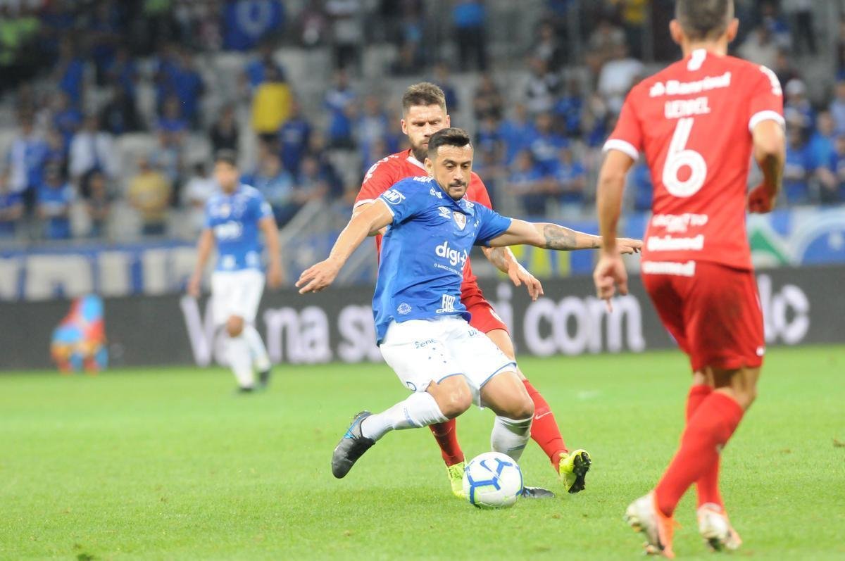 Gol do Internacional deixou Cruzeiro abatido no segundo tempo