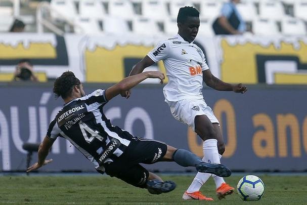 Fotos da vitória do Botafogo sobre o Atlético, por 2 a 1, no Engenhão, pela 18ª rodada do Brasileiro