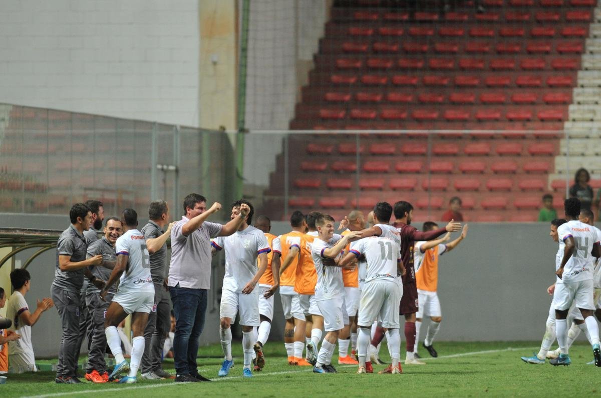 Amrica e Paran Clube se enfrentam pela 33 rodada da Srie B, no Horto