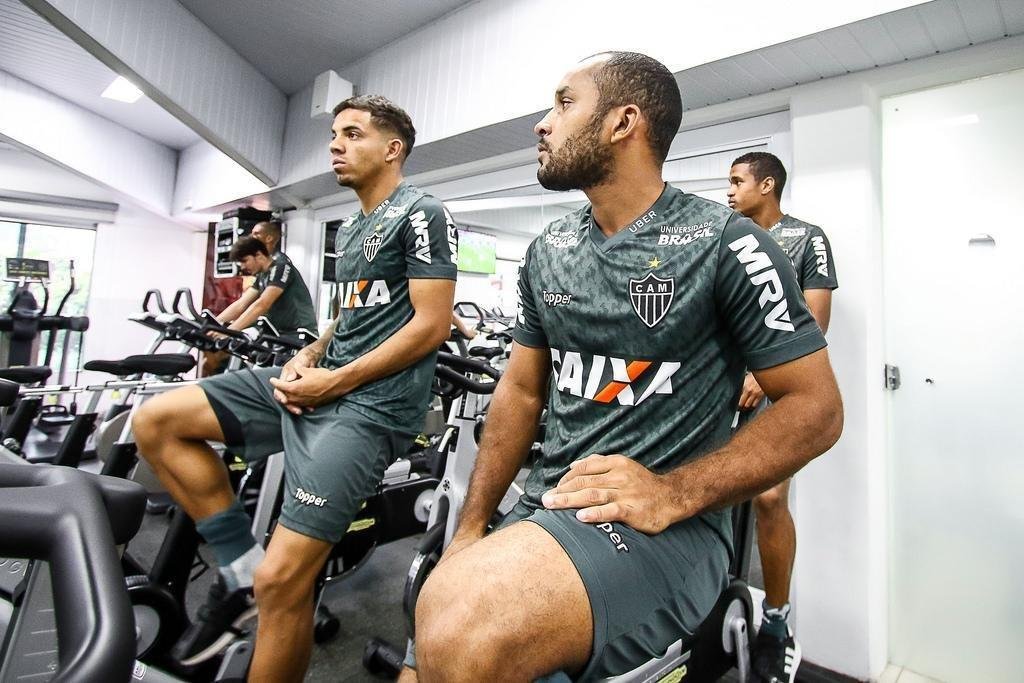 Depois da vitria por 3 a 0 sobre o Coimbra, em jogo-treino na Cidade do Galo, os jogadores do Atltico fizeram um trabalho fsico na academia do CT. Veja fotos