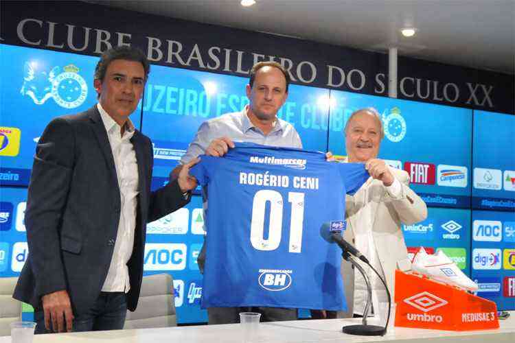 Treino de Mano surte efeito e Cruzeiro volta a marcar em cobrança de falta  após 29 jogos - Superesportes