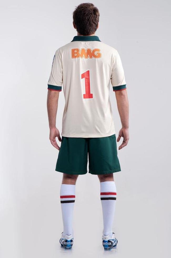 Em 2011, Cruzeiro e Reebok tambm lanaram uniforme verde em homenagem ao Palestra Itlia.