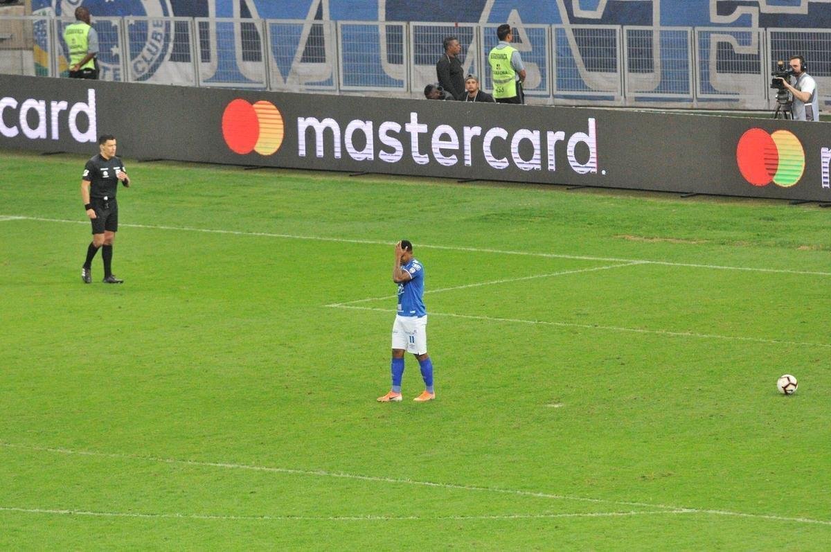 David lamenta defesa de Armani em cobrana de pnalti