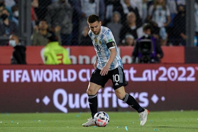 Sem Neymar, Brasil encarou a Argentina em clssico agitado pelas Eliminatrias