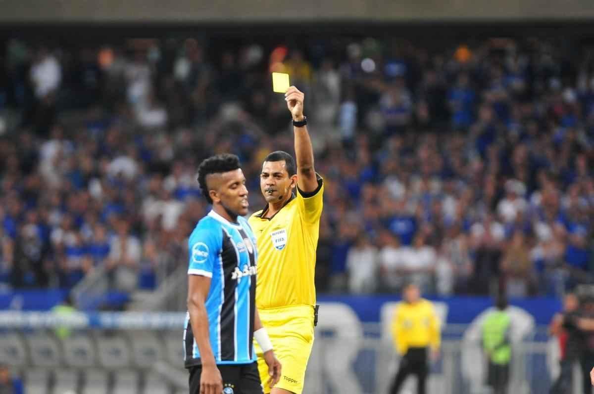 Fotos do primeiro tempo do duelo entre Cruzeiro e Grmio, no Mineiro, pela semifinal da Copa do Brasil