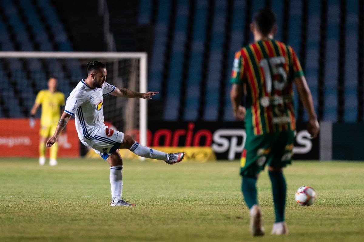 Imagens do jogo entre Sampaio Corra e Cruzeiro, pela 33 rodada da Srie B, no Castelo, em So Lus (MA)