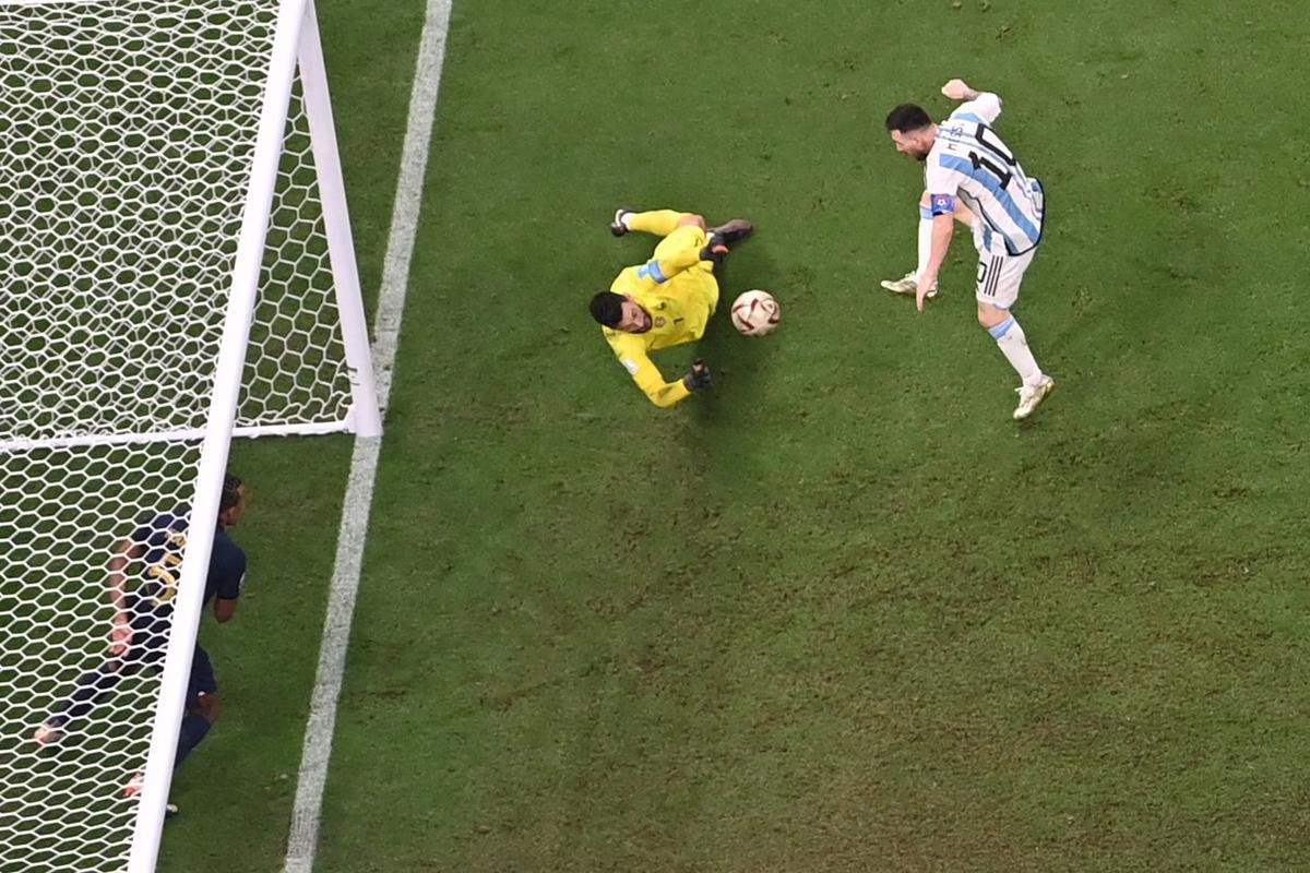 Na prorrogao, Messi fez mais um e recolocou a Argentina na frente da Frana: 3 a 2