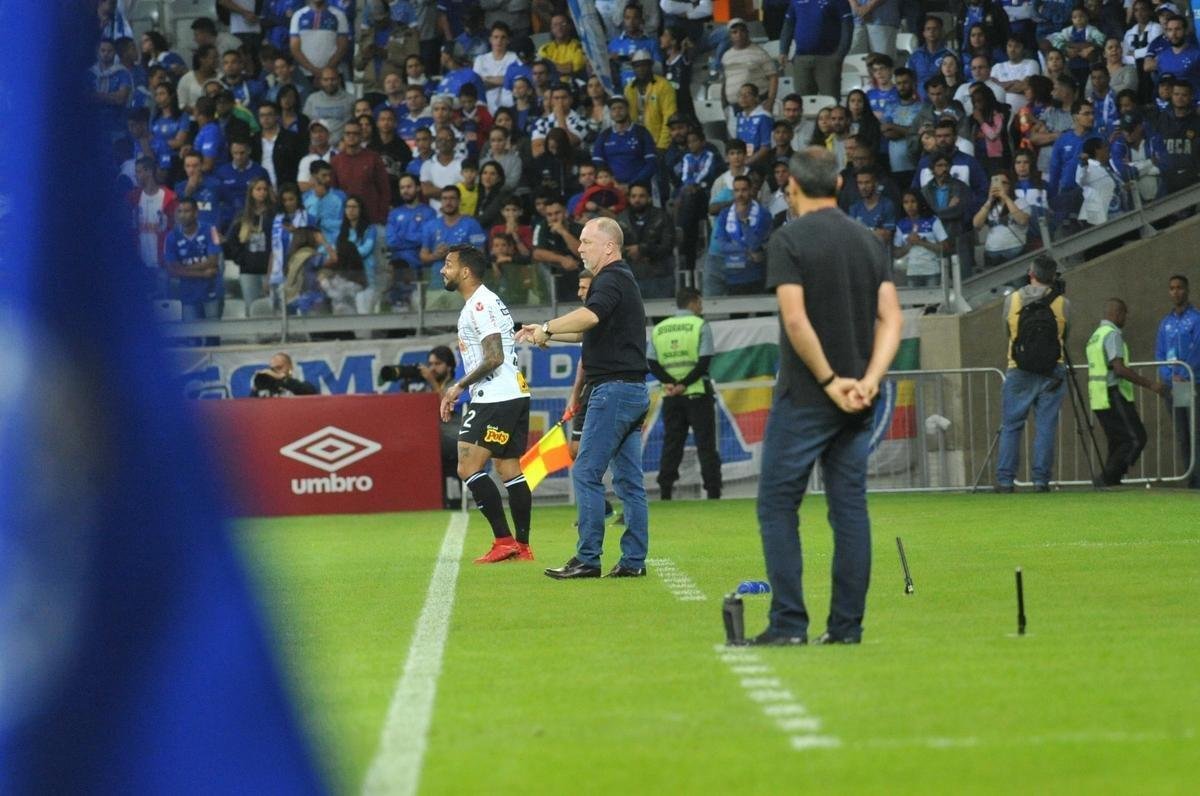 Fotos de Cruzeiro x Corinthians, no Mineiro, pela oitava rodada do Campeonato Brasileiro