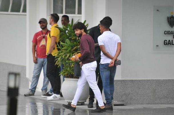 Atltico voltou ao trabalho nesta quinta-feira e apresentou Ricardo Oliveira; alm do atacante, presidente Sergio Sette Cmara e diretor de futebol Alexandre Gallo falaram com os jornalistas