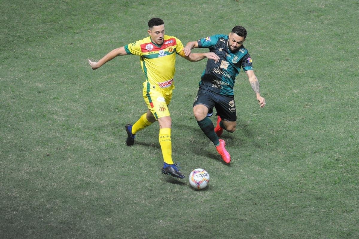 Fotos do jogo entre Amrica e Sampaio Corra, no Independncia, em Belo Horizonte, pela 27 rodada da Srie B do Campeonato Brasileiro