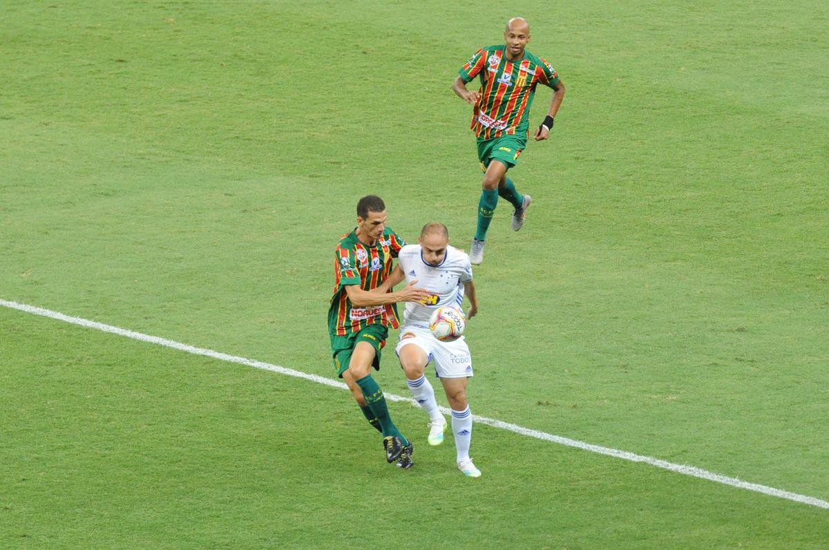 Fotos do duelo entre Cruzeiro e Sampaio Corra, no Mineiro, pela 14 rodada da Srie B do Campeonato Brasileiro
