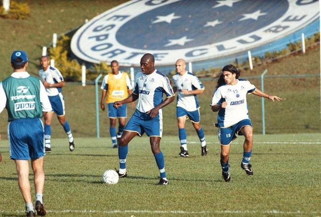 Fotos da passagem do jogador Rinc�n pelo Cruzeiro, em 2001.  Ele faleceu aos 55 anos nesta quarta-feira (13/4/2022), ap�s sofrer acidente automobil�stico em Cali, na Col�mbia, no dia 11.