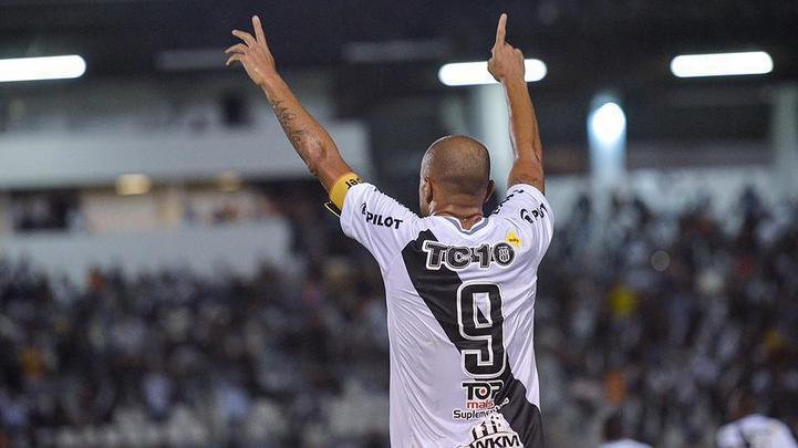 Ponte Preta - ganhou dois jogos e perdeu quatro no Campeonato Paulista. Na Copa do Brasil, venceu o Novo Hamburgo-RS por 2 a 1, pela primeira fase. A principal referência do elenco é o atacante Roger, de 35 anos, que marcou 64 gols em 193 jogos com a camisa da Macaca. A formação da equipe é composta por Ivan; Apodi, Wellington Carvalho, Henrique Trevisan e Guilherme Lazaroni; Bruno Reis, Dawhan, Vinícius Zanocelo e Felipe Saraiva; Bruno Rodrigues e Roger.