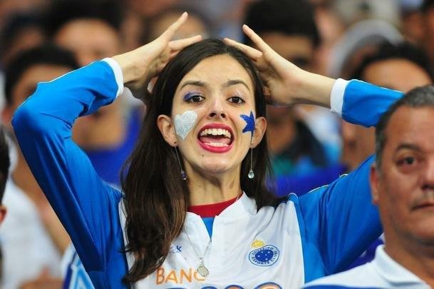 Na etapa final, com a vitria parcial, a torcida do Cruzeiro vibrou e teve esperana na classificao