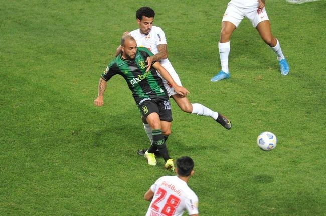 Fotos do jogo entre Amrica e RB Bragantino, no Independncia, em Belo Horizonte, pela 17 rodada da Srie A do Brasileiro