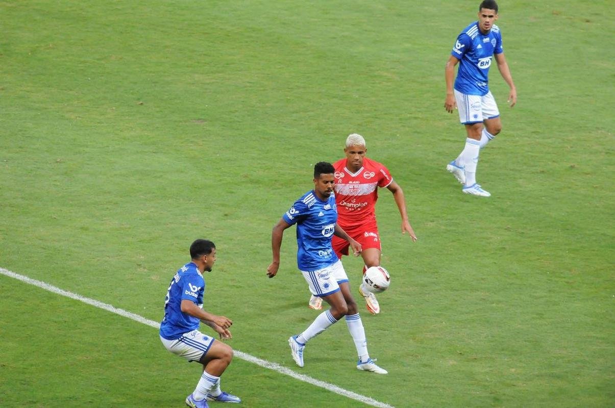 Fotos do jogo entre Cruzeiro e CRB, no Mineiro, em Belo Horizonte, pela 11 rodada da Srie B do Brasileiro