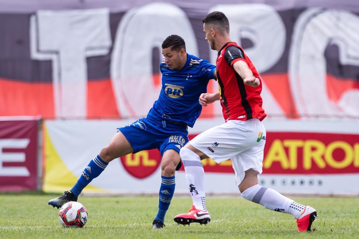 Fotos do jogo entre Pouso Alegre e Cruzeiro, pela 10ª rodada do Campeonato Mineiro, no estádio Manduzão