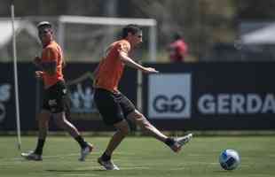 Fotos do primeiro treino de Junior Alonso no retorno ao Atltico