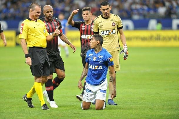 Cruzeiro conseguiu marcar no segundo tempo, com Arrascaeta, mas sofreu empate no fim com Bergson