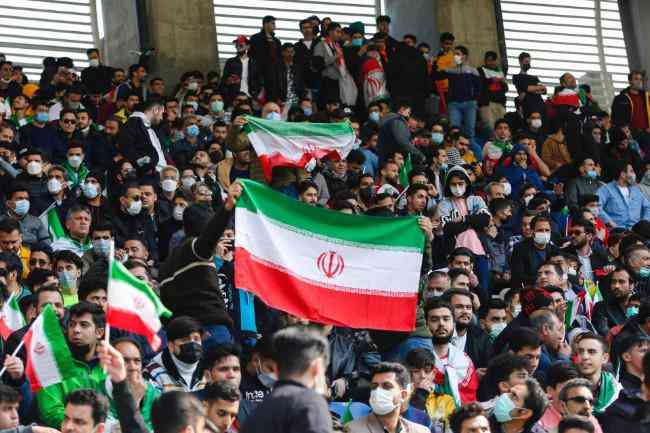 Mais de 12 mil ingressos para a partida entre Irã e Líbano foram vendidos, mas mulheres foram barradas no estádio