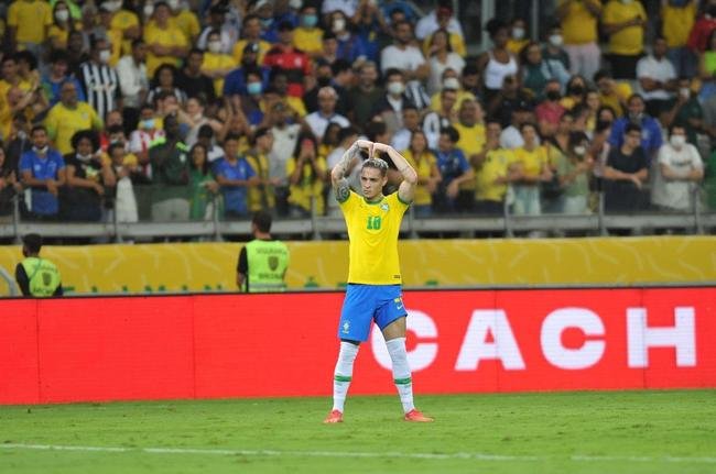 Brasil goleou o Paraguai por 4 a 0 no Mineiro, em BH, pelas Eliminatrias da Copa do Mundo, com gols de Raphinha, Philippe Coutinho, Antony e Rodrygo