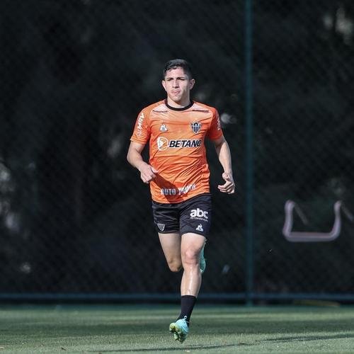 Com Guilherme Arana de volta, Cuca comanda atividade na Cidade do Galo